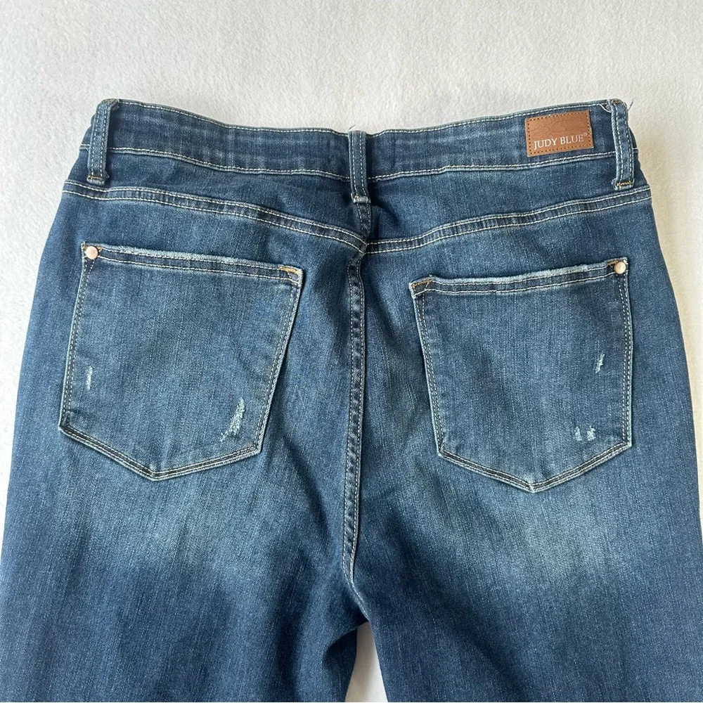 Judy Blue Distressed Straight Jeans Medium Wash Womens Size 13/31 - Picture 9 of 11